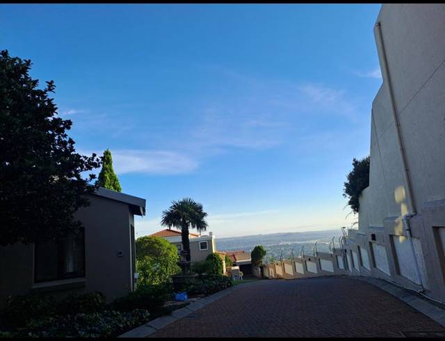 3 BEDROOM TOWNHOUSE FOR SALE IN NORTHCLIFF EXT 25